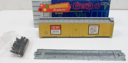 Roundhouse 1269 HO Scale Union Pacific Plug Door Boxcar #499842 Kit