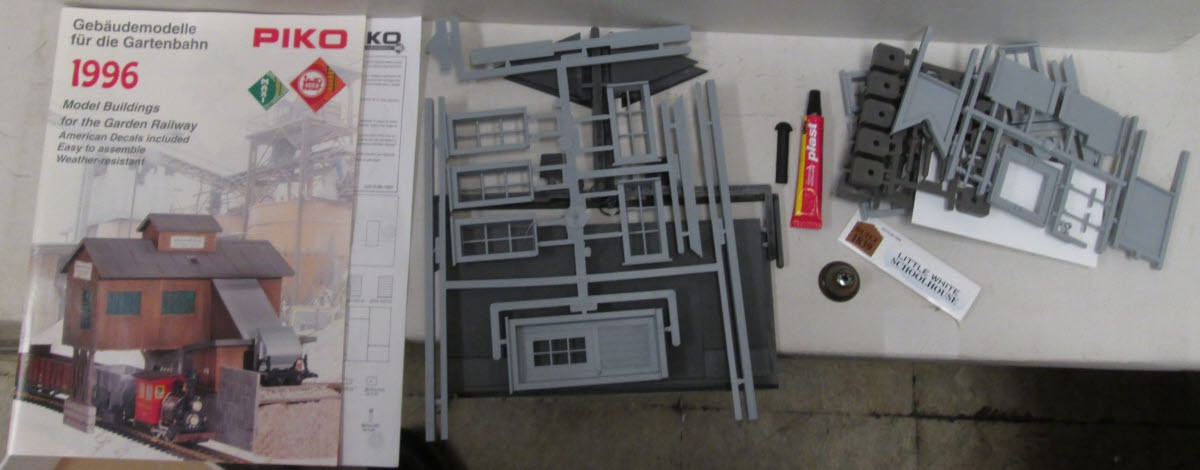 Piko 62215 G Scale Little White Schoolhouse Building Kit