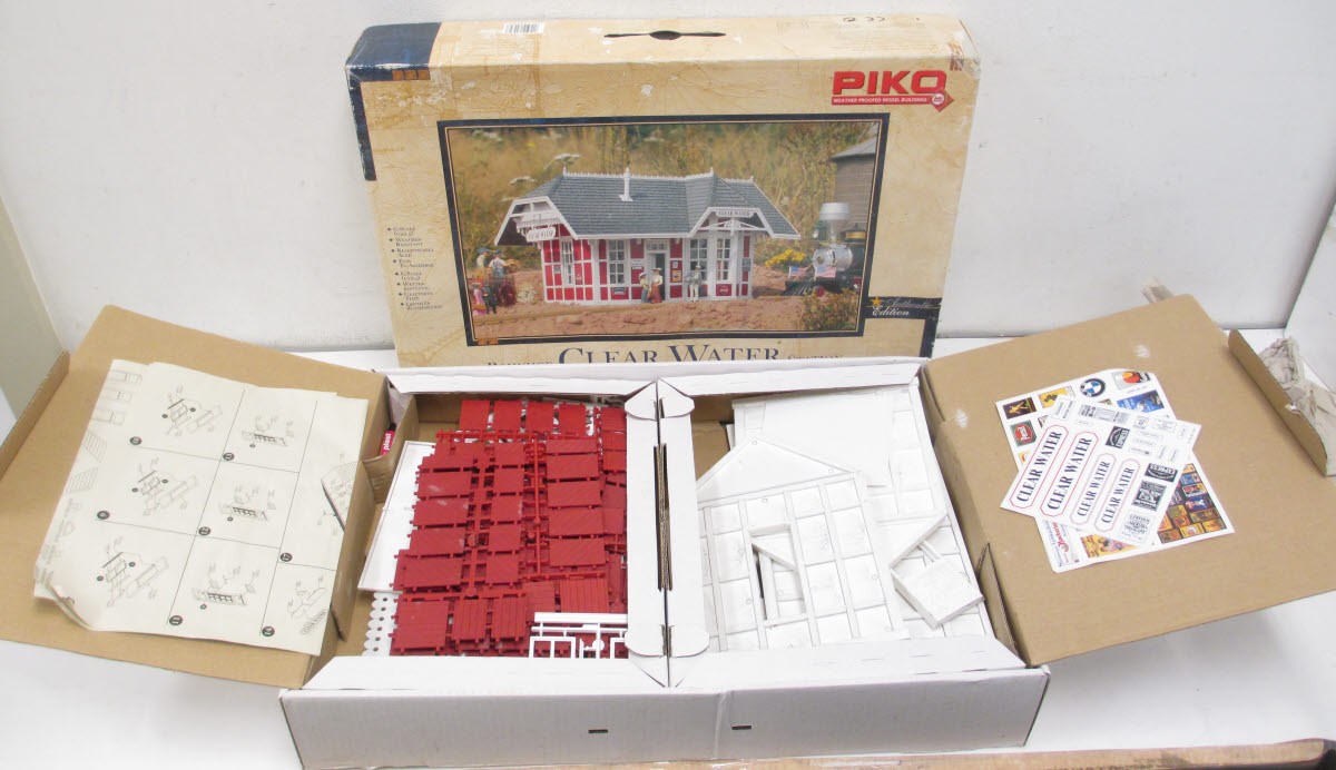 Piko 62230 Clear Water Station Building Kit