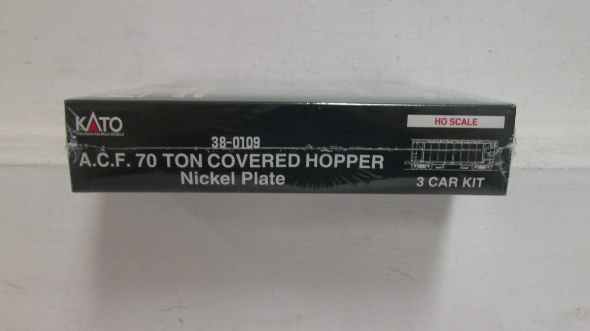 Kato 38-0109 Nickel Plate Road ACF 70 Ton Covered Hopper 3-Car Model Kit