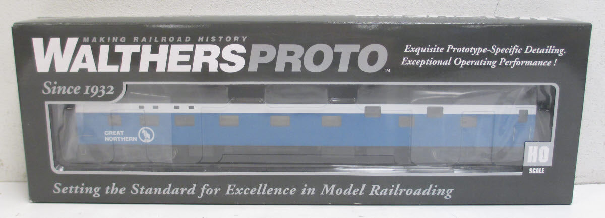 Walthers 920-9073 HO Scale Great Northern 85' 7-4-3-1 Lighted Sleeper Car