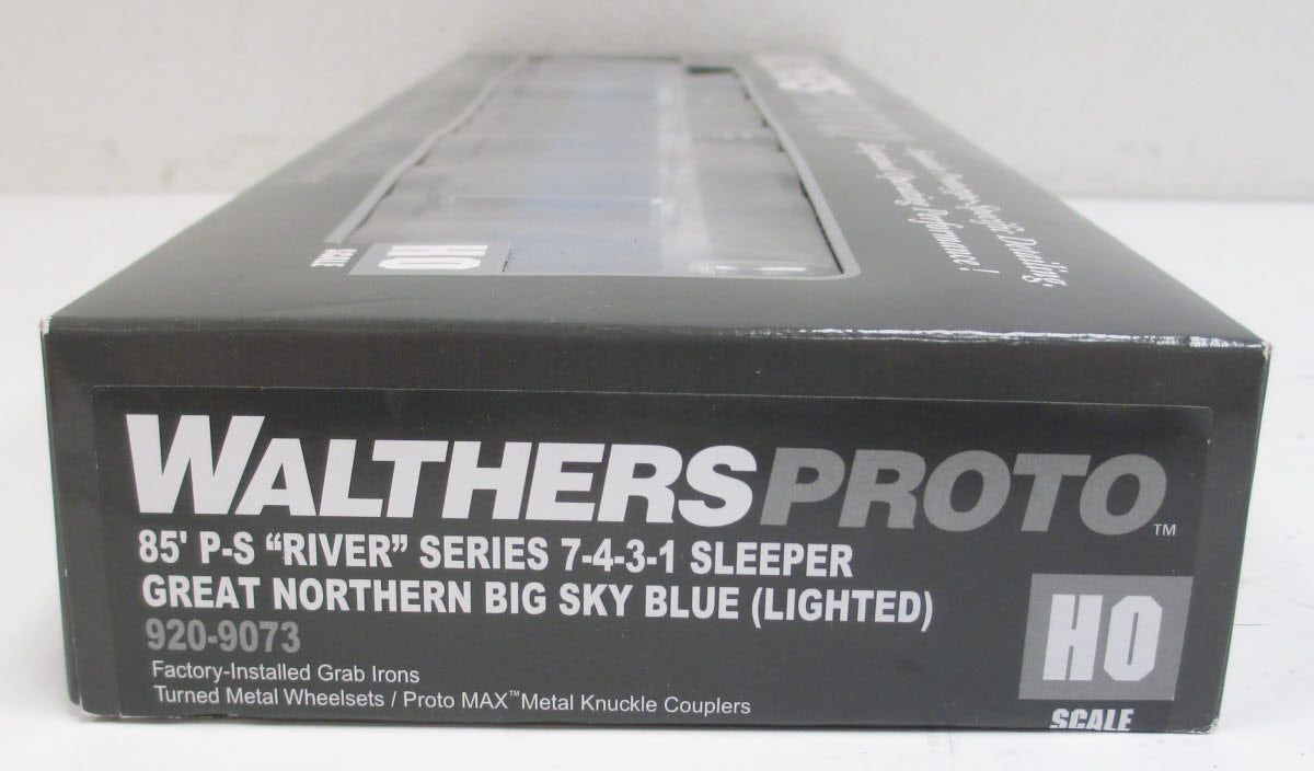 Walthers 920-9073 HO Scale Great Northern 85' 7-4-3-1 Lighted Sleeper Car