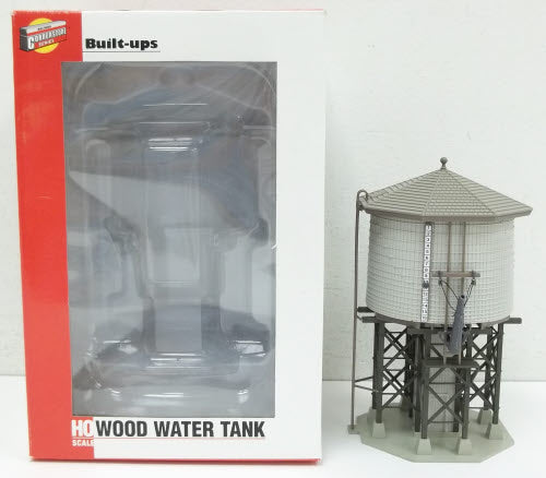 Walthers 933-2820 HO Wood Water Tank Gray