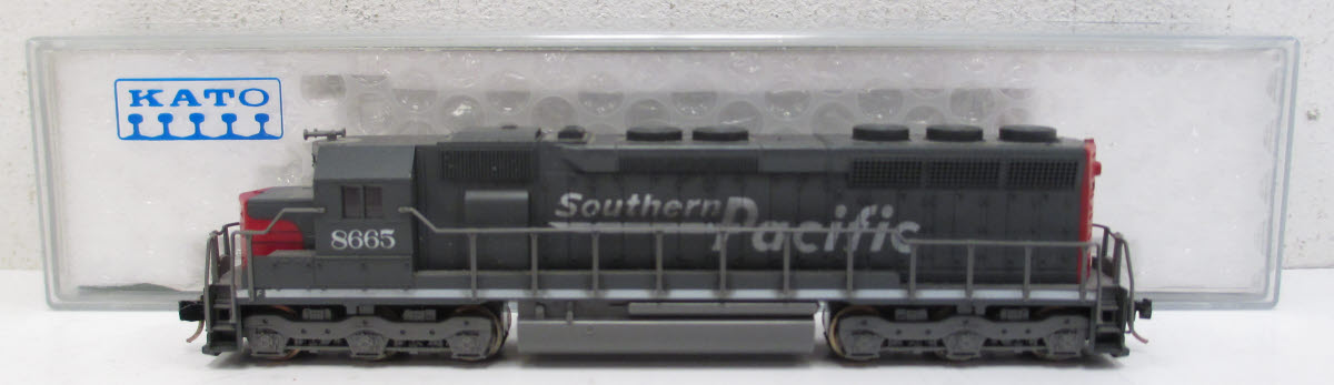 Kato 176-3117 N Scale Southern Pacific SD-45 Diesel Locomotive #8665