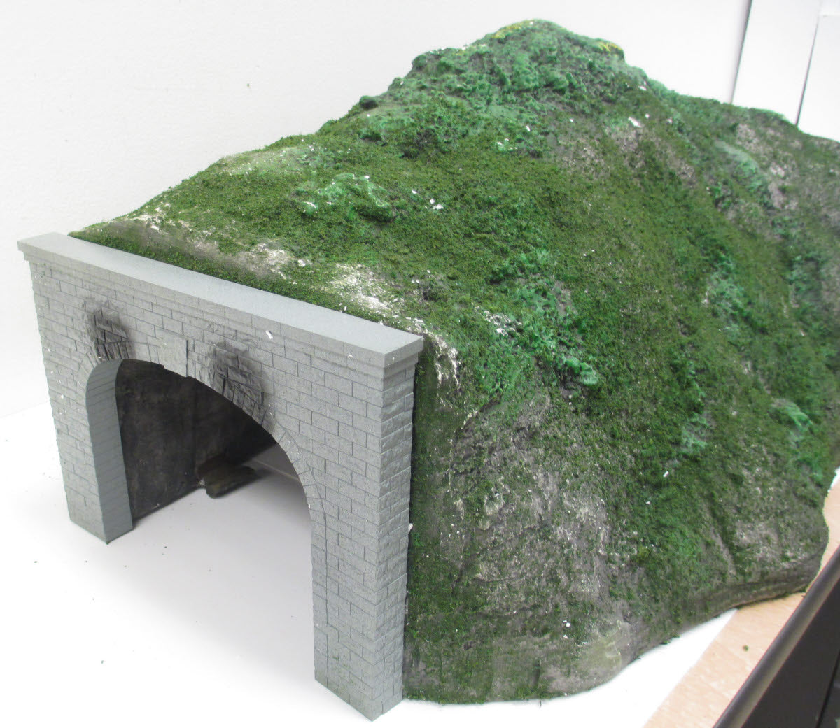 MTH 40-1075 30"Dual Track Straight Tunnel