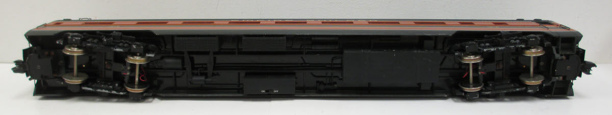 USA Trains 31061 G Great Northern Corrugated Aluminum Coach #1215 - Metal Wheels