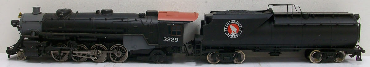 Aristo-Craft 21508 Great Northern 2-8-2 Mikado Steam Locomotive & Tender