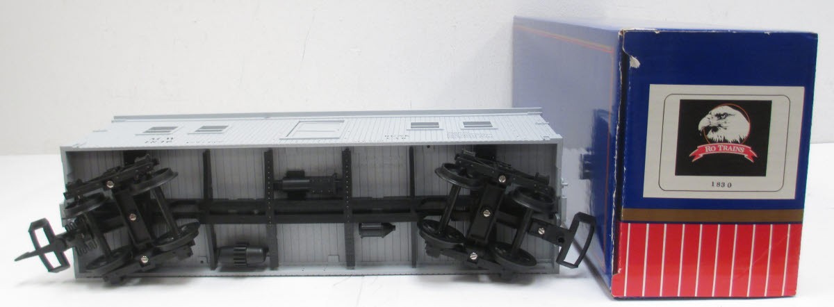 USA Trains 1830 G Maintenance of Way Bunk Car - Metal Wheels