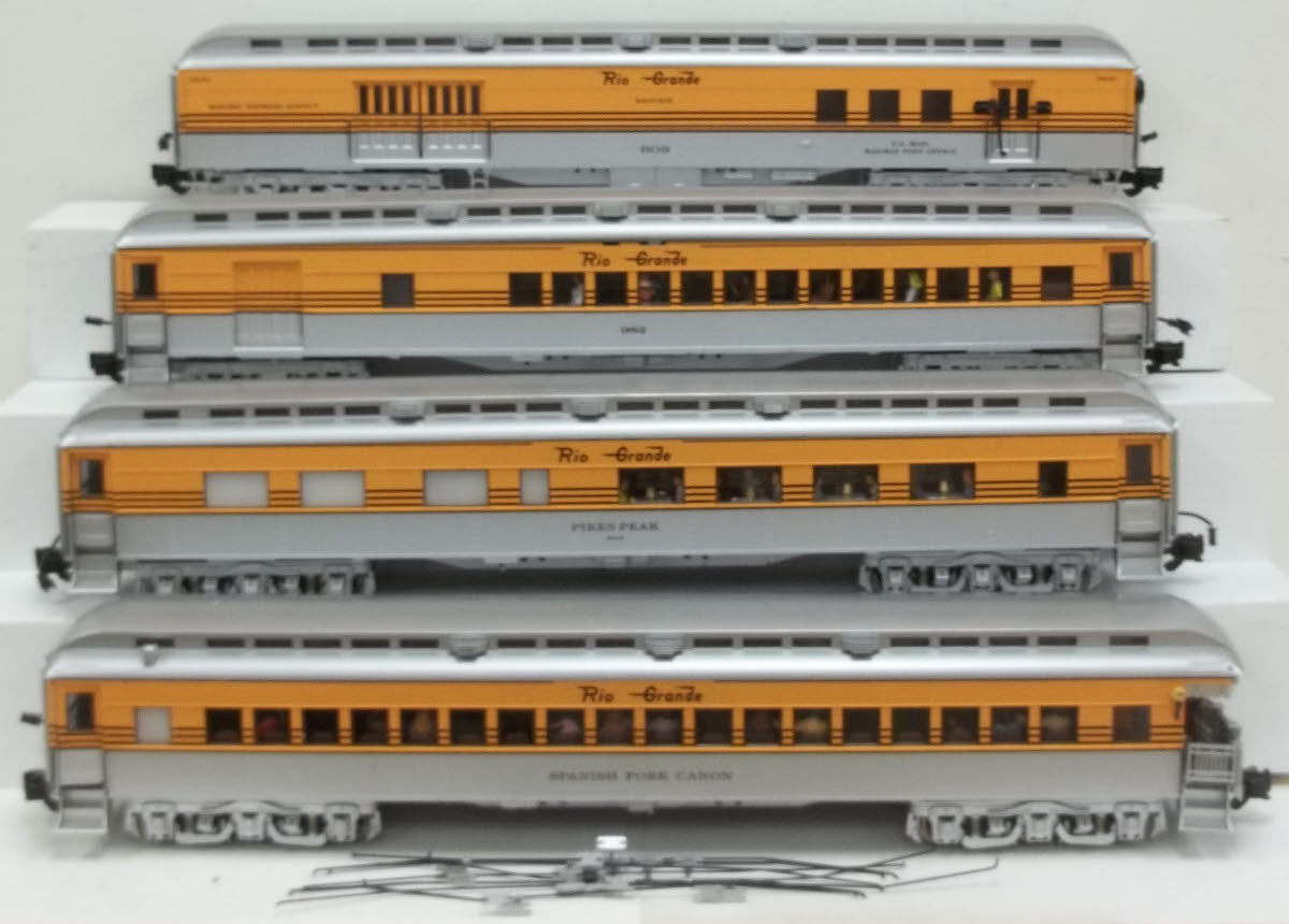 Aristo-Craft 31909 Denver & Rio Grande Western Heavyweight Passenger Set (4)