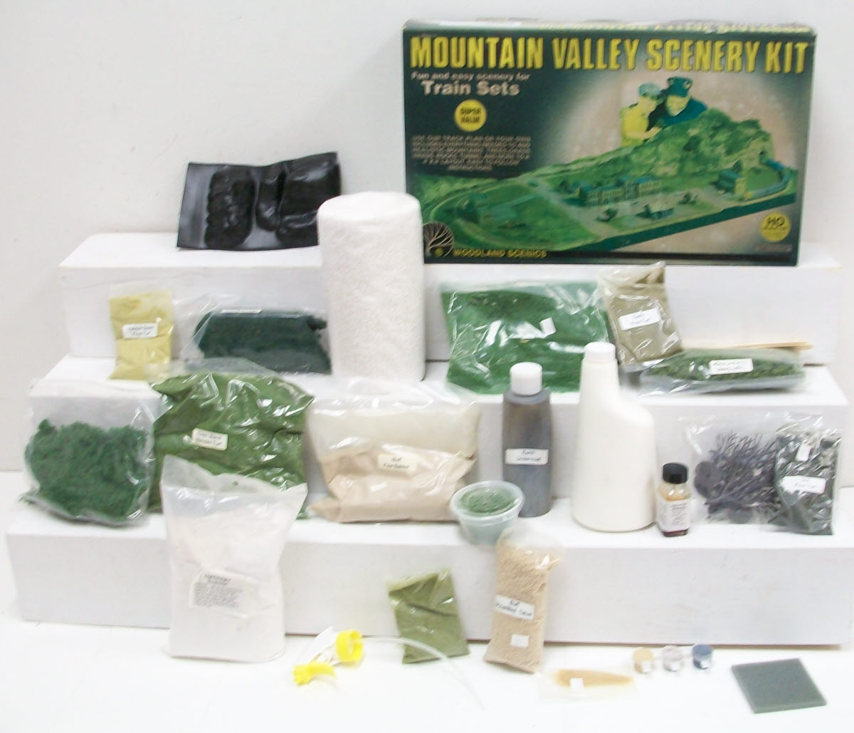 Woodland Scenics S928 HO Mountain Valley Scenery Kit