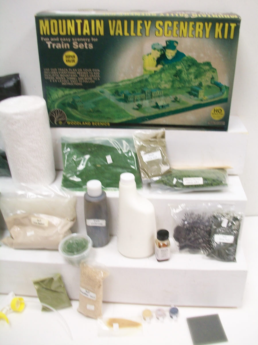 Woodland Scenics S928 HO Mountain Valley Scenery Kit