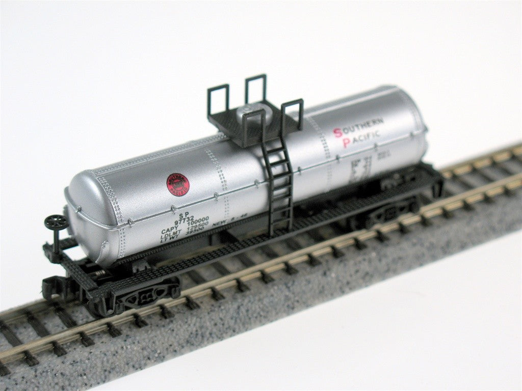 Model Power 490-83753 40' Chemical Tank Car Southern Pacific (Silver)