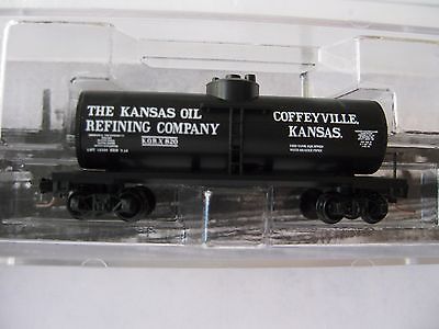 MicroTrains 53000401 Z City Services Refining Co. 39' Single Dome Tank Car