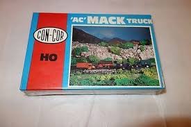 Con-Cor 7031 HO Mack Oil Tank Truck