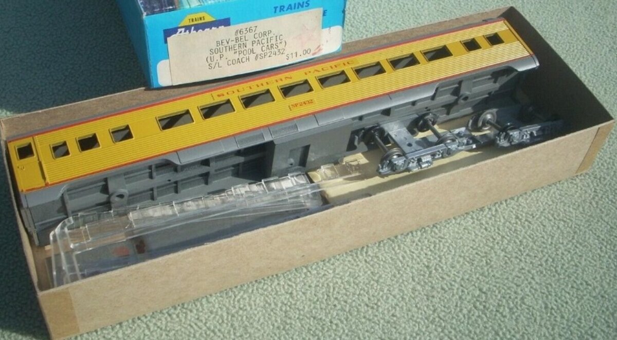 Athearn 6367 HO Bev-Bel Corp. Southern Pacific Pool Cars S/L Coach Kit