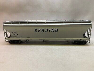 Accurail 2039.1Reading ACF 3 Bay CVD Hopper