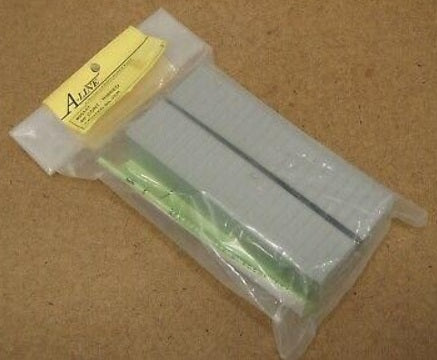 A-Line 25101 HO 40' Ribbed-Side Container Painted Silver (Set of 2)