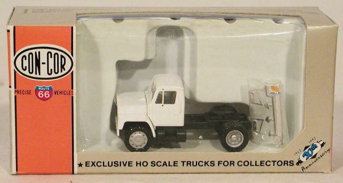 Con-Cor 0004-751000 HO White City Beverage Delivery Tractor
