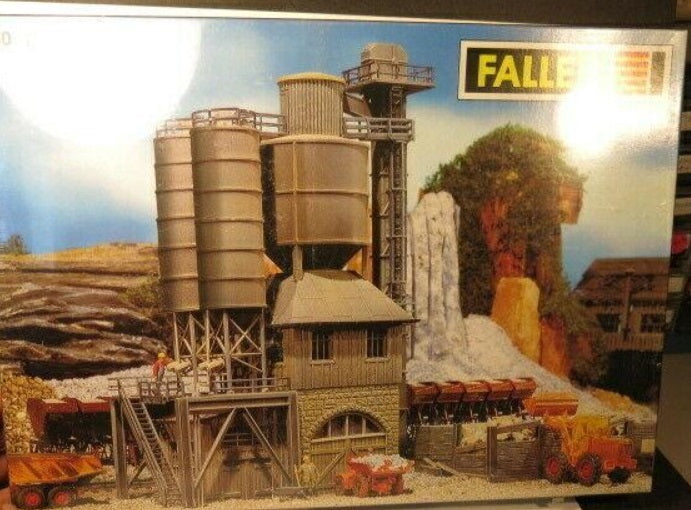 Faller 130951 HO Old Concrete Mixing Plant Kit