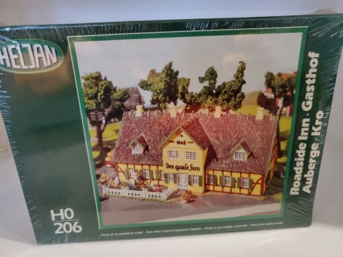 Heljan 206 HO Scale Roadside Inn Plastic Model Building Kit – Trainz