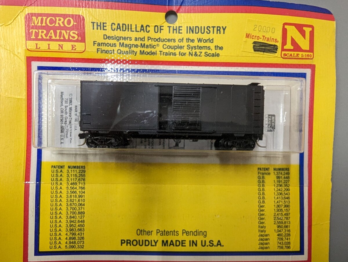 Micro-Trains 02000000 N Undecorated 40' Standard Single Door Boxcar