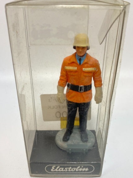 Preiser 57550 G Elastolin Standing Fireman Figure