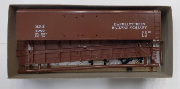 Bowser 55411 HO Mfg'ers Railway Co. 50' Round Roof Double Door Box Car Kit