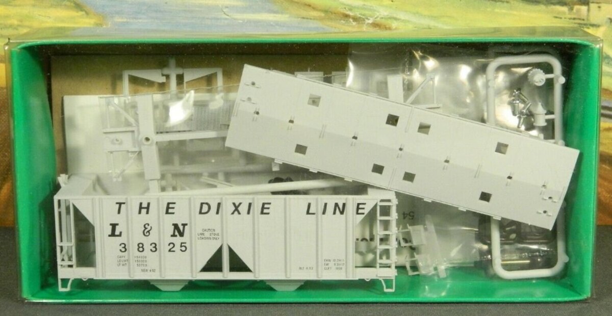 Bowser 55694 HO L & N 70 Ton 2 Bay Covered Hopper W/Knuckle Couplers Kit