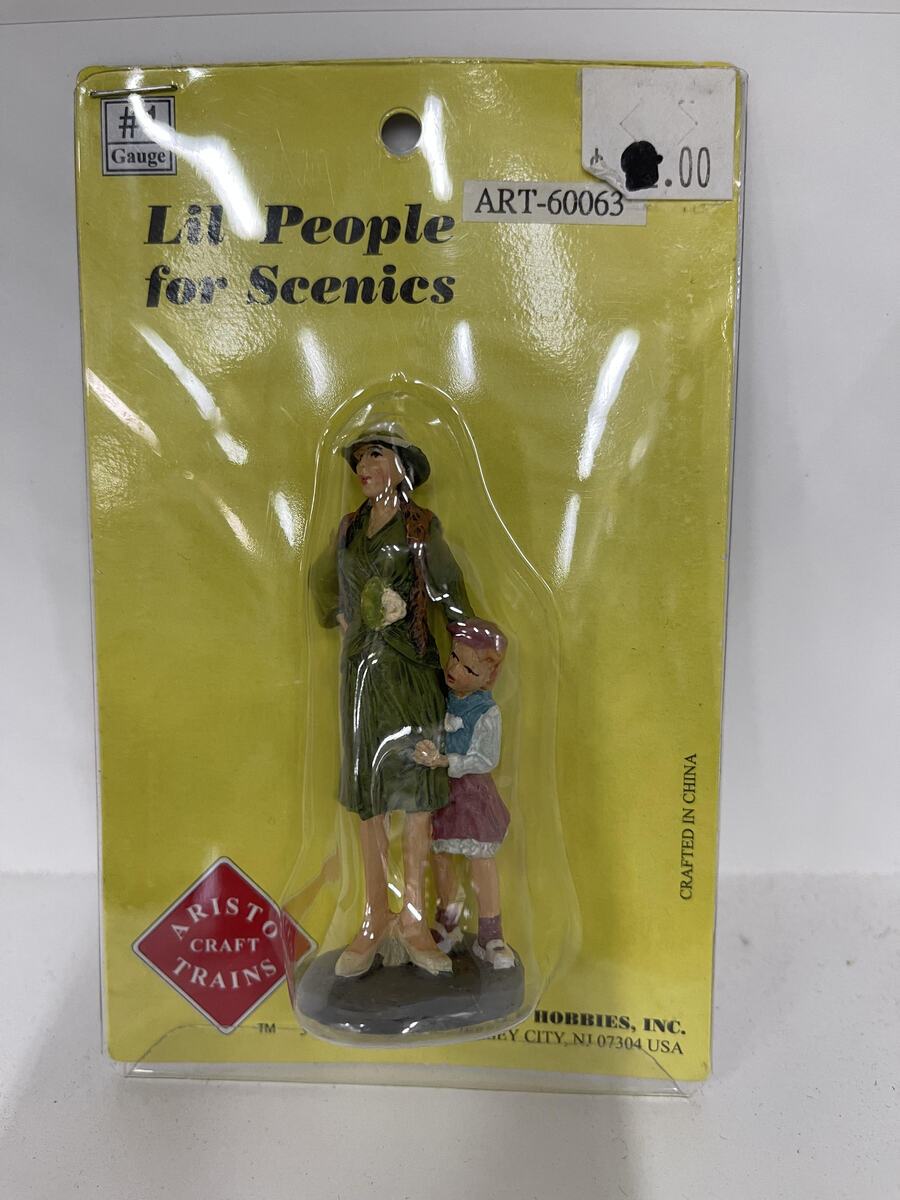 Aristo-Craft ART-60063 G Lil' People Woman and Daughter Figure