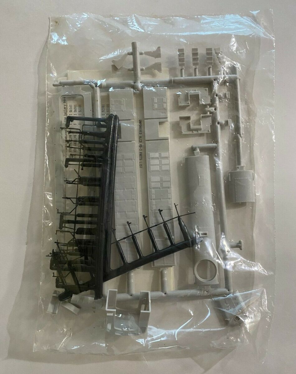 Stewart 1075 HO Undecorated ALCO Phase 1B RS-3 Diesel Body Shell
