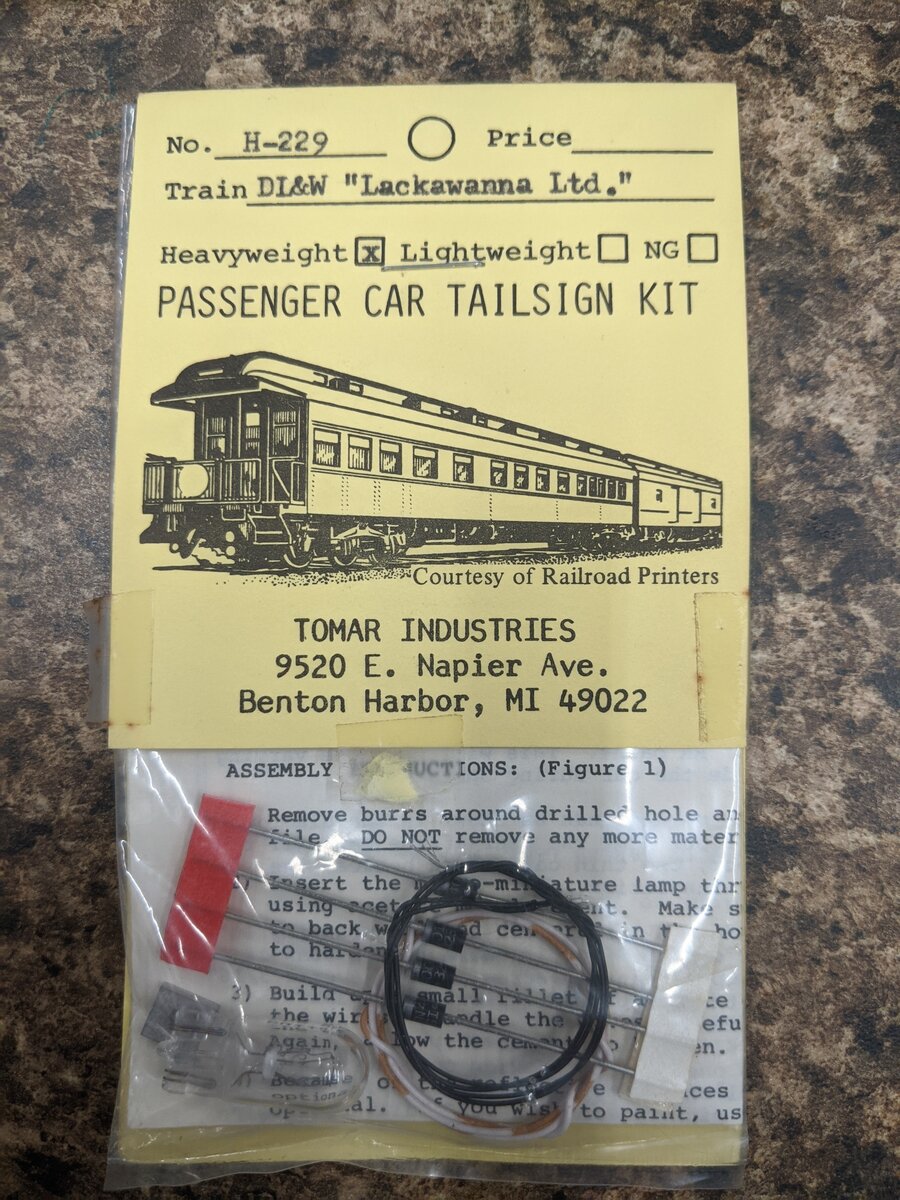 Tomar Industries 229 HO DL&W Lackawana Limited Heavyweight Rectangular Tail Sign