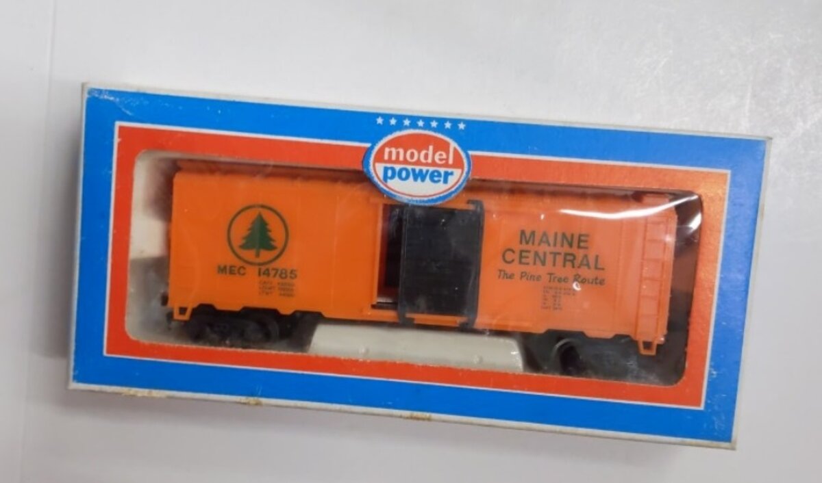 Model Power 8003 HO Main Central 40' Box Car