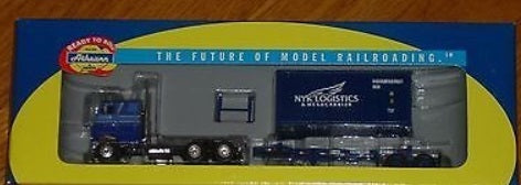 Athearn 92142 HO NYK Logistics 20' Container W/NYK Logistics Chasis