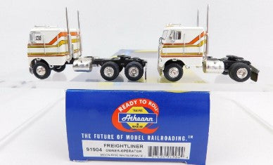 Athearn 91904 HO Owner/Operator Moon Rise White/Orange Freightliner