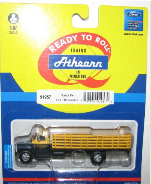 Athearn 91957 HO SF Ford F-850 Stakebed Truck - RTR