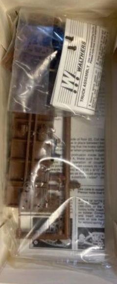 Walthers 932-5600 HO Scale Undecorated 42 Ft Rail and Tie Car Kit Without Box