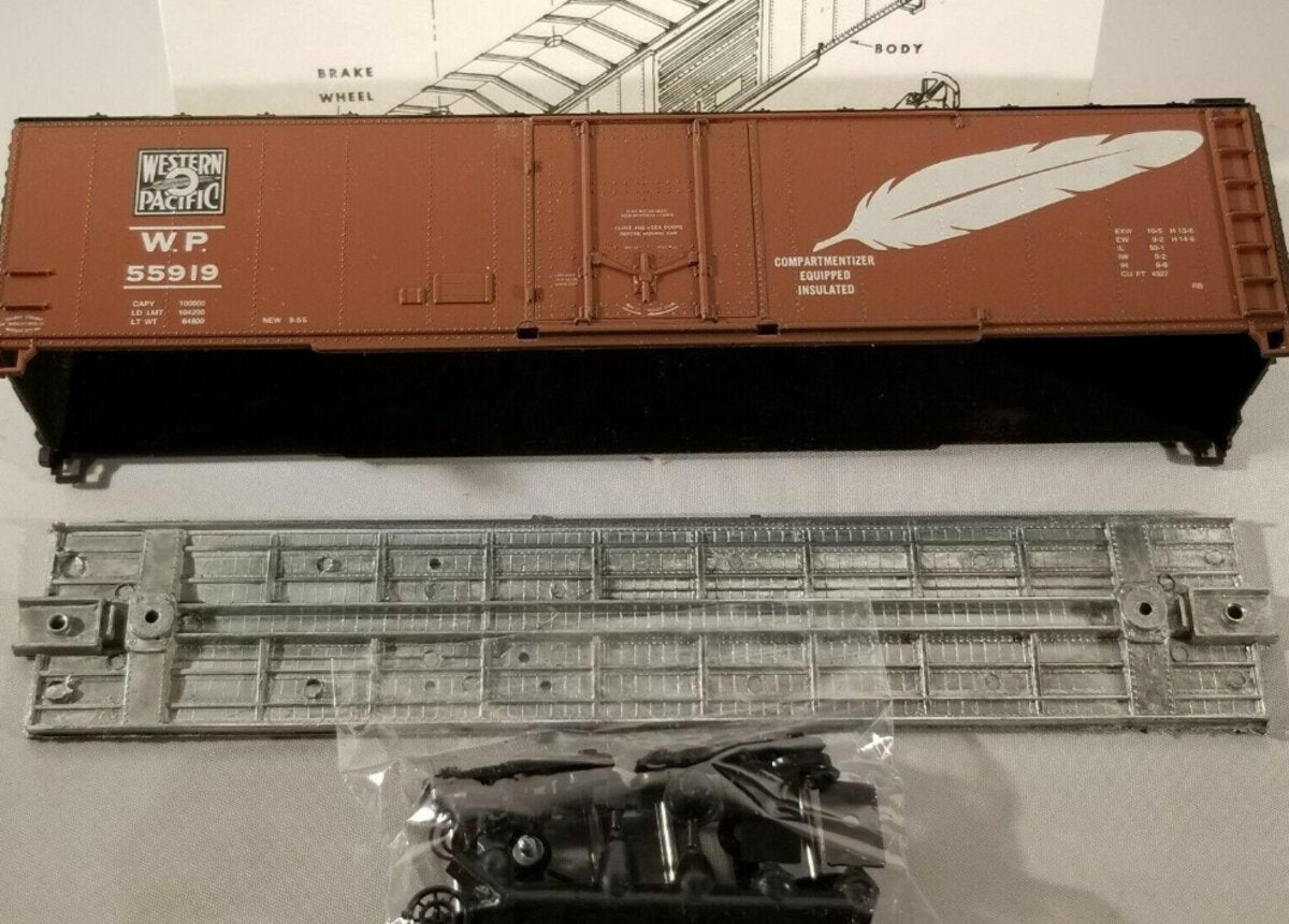 Roundhouse 1271 HO Western Pacific 50' Plug Door Box Car # 55919 Kit