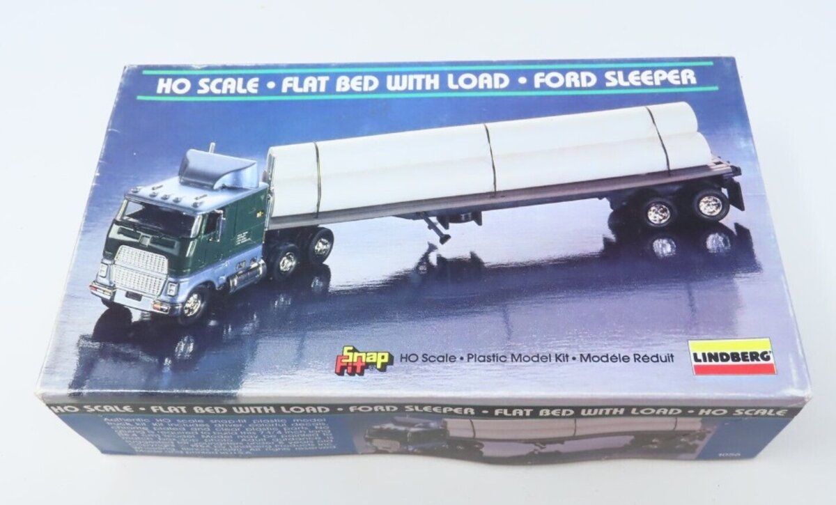 Lindberg 1056 HO Asst.1053-56 Ford Sleeper & Flat Bed With Load Snap-Fit Kit