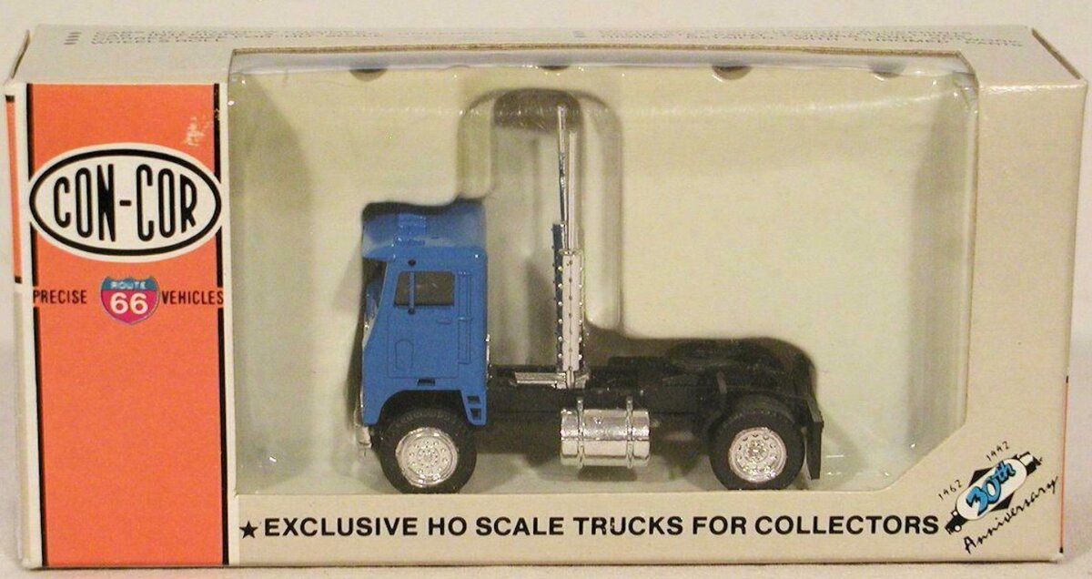 Con-Cor 0004-131000 HO Blue Route 66 Freightliner Small Cab Generic Tractor