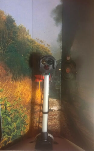 Scene Master 1263 HO Scale Operating 3-Light Target Signal