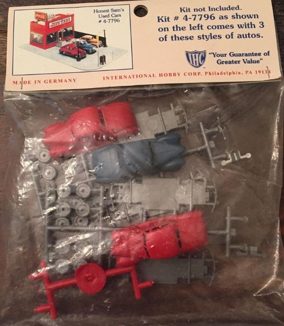IHC 4-7796 Honest Sam's Used Cars Plastic Kit