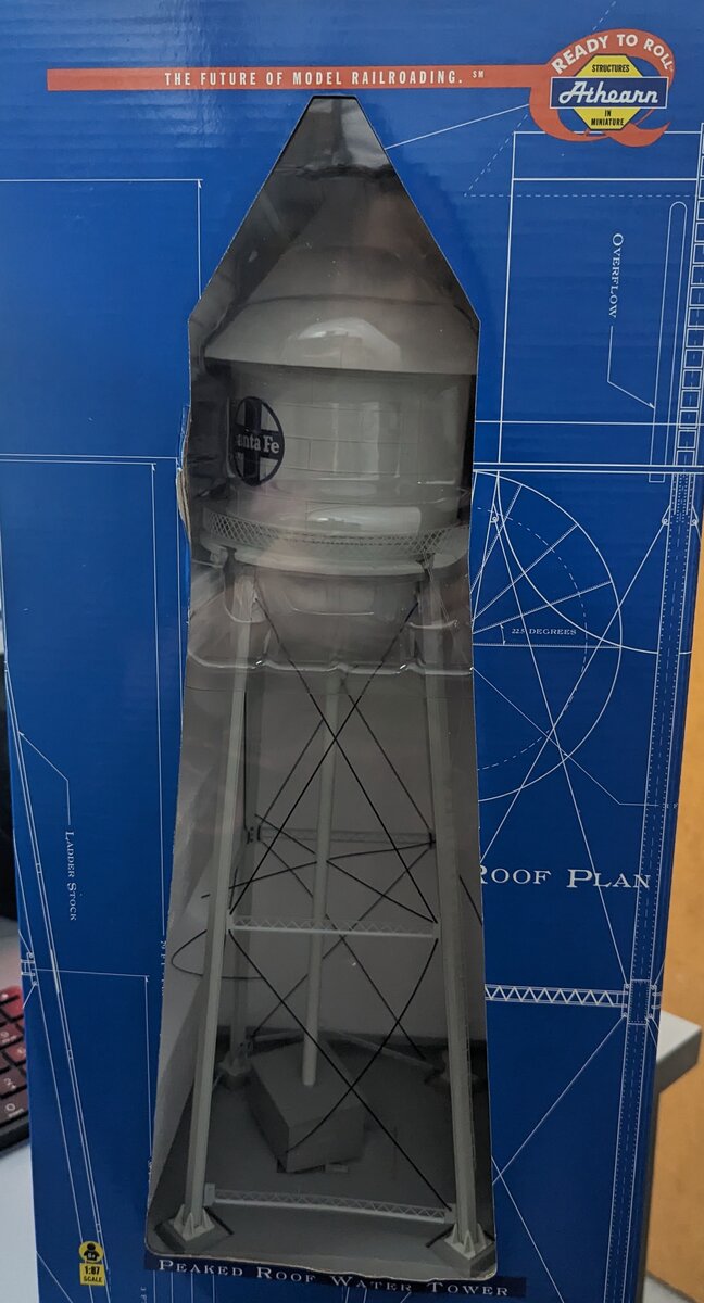 Athearn 95904 HO/O Scale Santa Fe Peaked Roof Water Tower