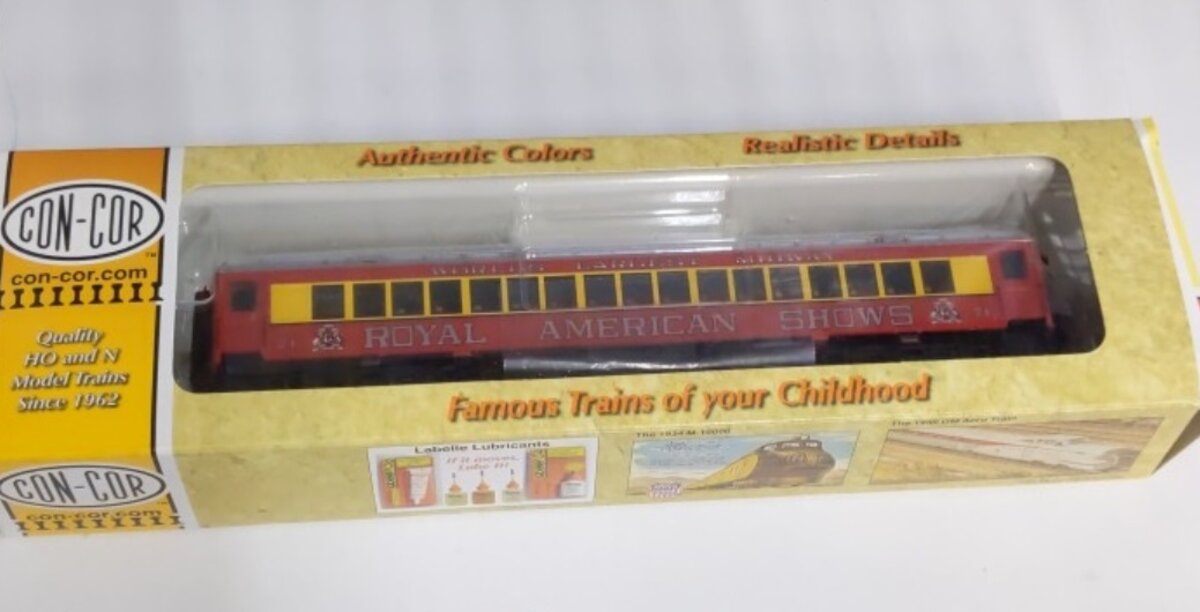 Con-Cor 94218 HO Heavyweight 65' Branchline Coach w/Lights Ready to Run