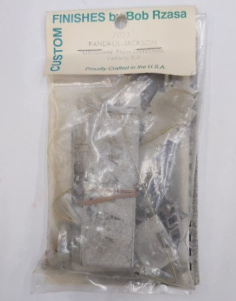 Custom Finishes 7023 HO Unpainted Pandrol-Jackson Rail Flaw Detector Vehicle Kit