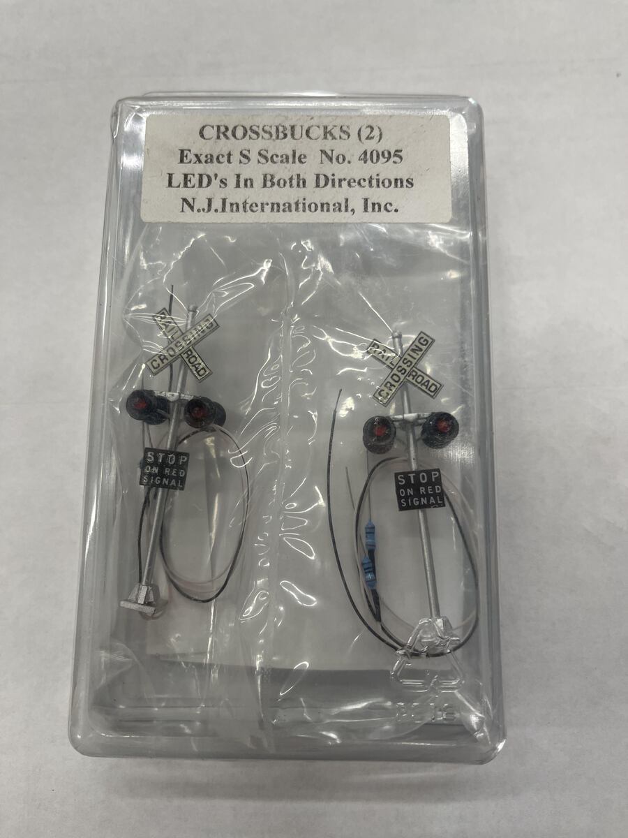 NJ International 4095 S Grade Crossing Signals Crossbucks w/Lights Facing Both