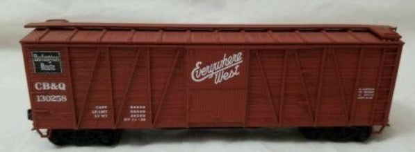 Accurail 4002 HO C B & Q 40' Wood Outside Boxcar w/Wood Door & Ends