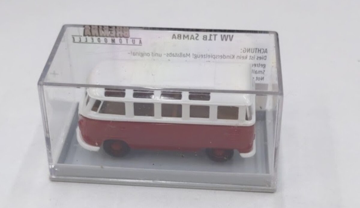 Brekina Automodelle 31824 1:87 Red Volkswagen Samba T1b Passenger Van Economy