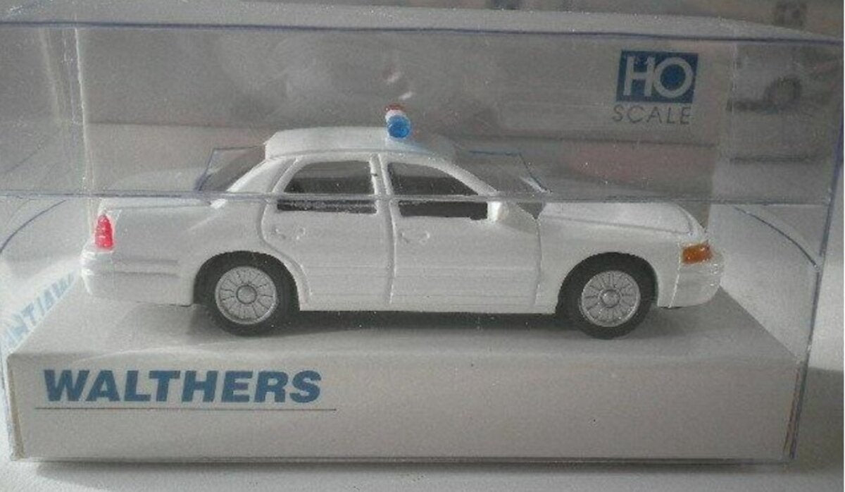 Walthers 933-1250 HO 1998 Ford Crown Victoria Police Edition