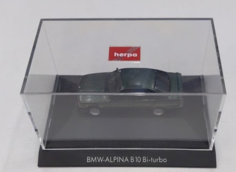 Herpa 100151 HO Hunter Green BMW B-10 Bi-Turbo Sedan