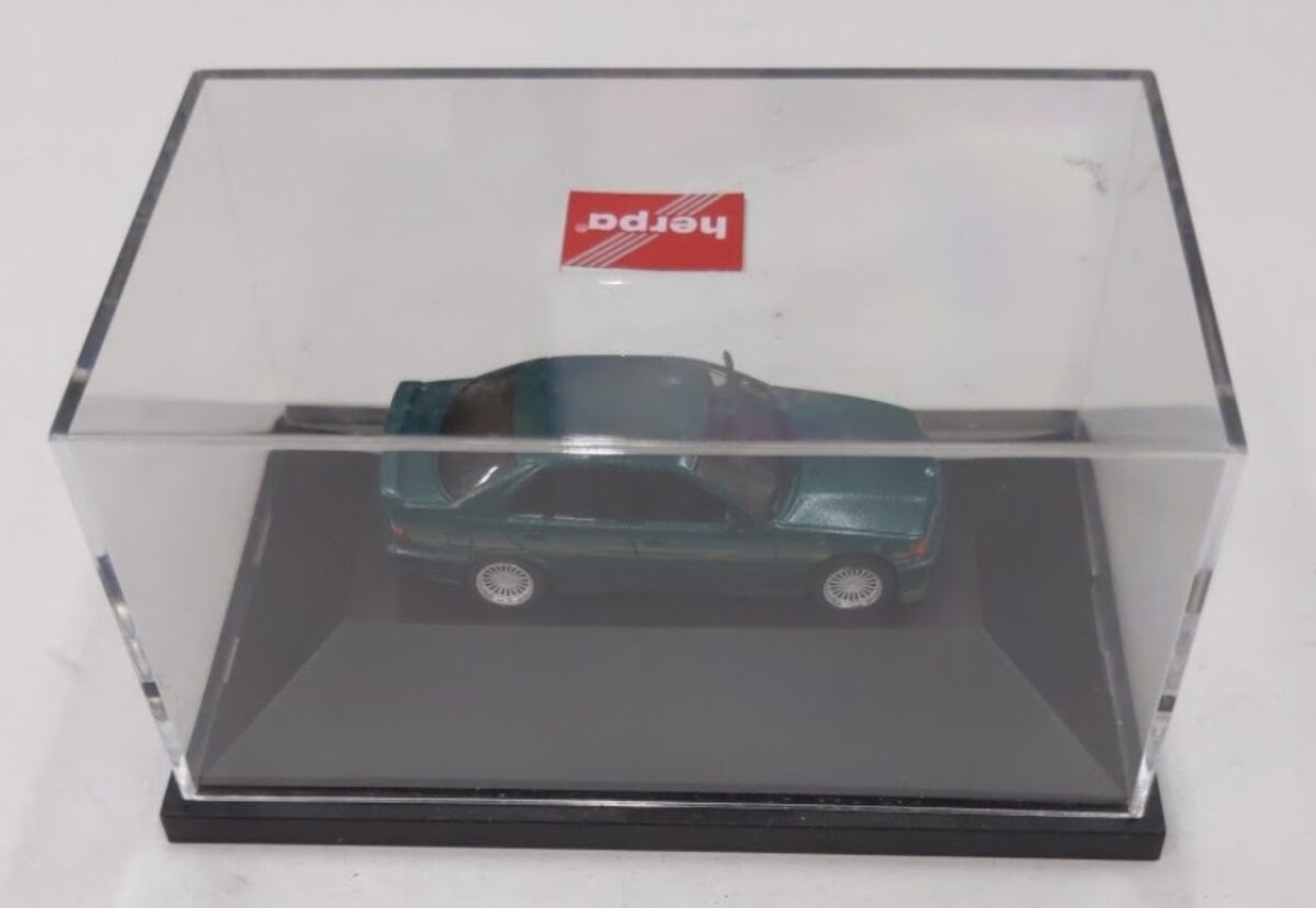 Herpa 1:87 Green BMW Alpina B6
